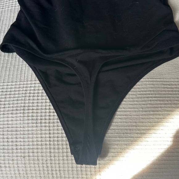 Black Sleeveless Bodysuit - Picture 2 of 2